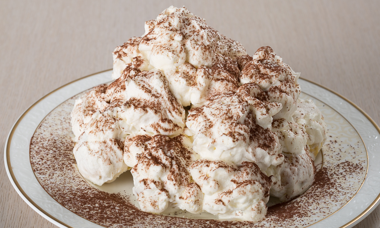 Profiteroles con crema chantilly