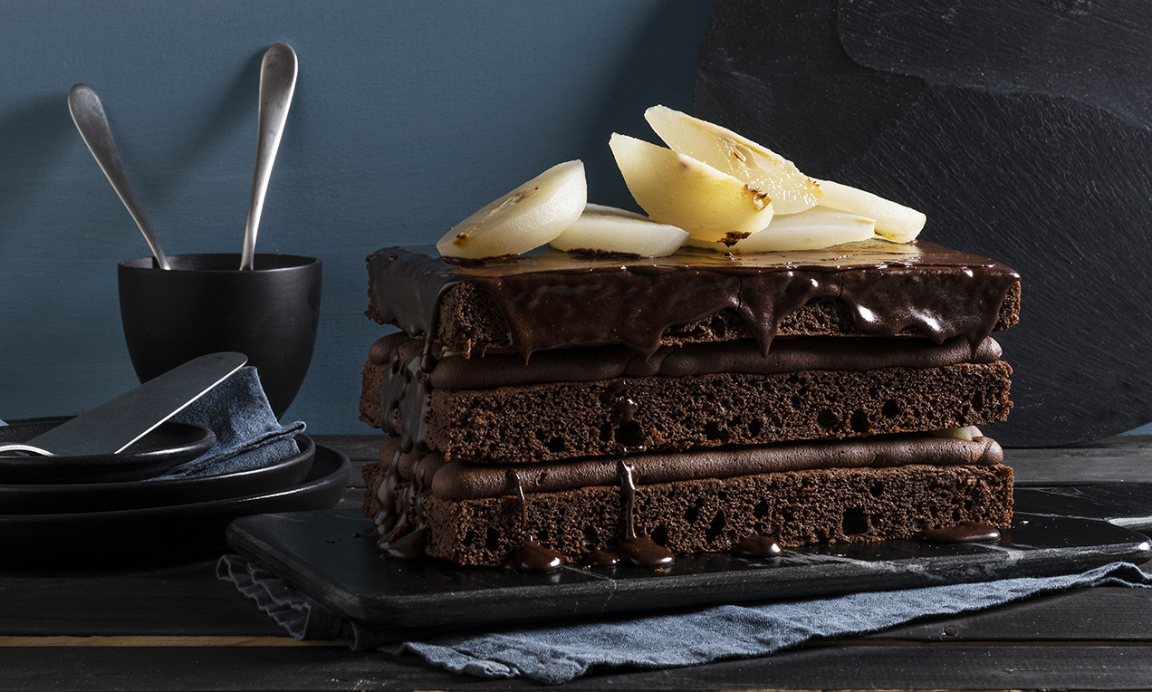 Trancio di Pan di Spagna cioccolato e pere