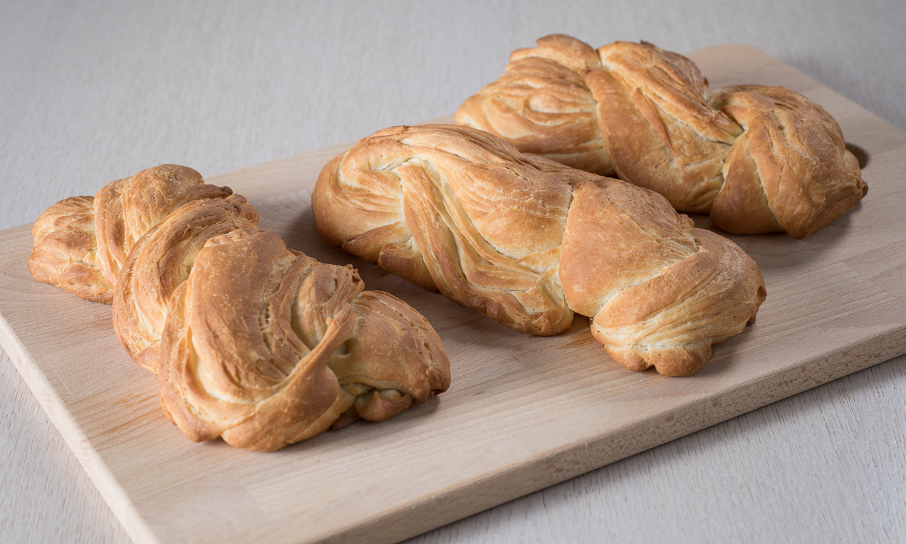 Katmer poğaça pane turco sfogliato