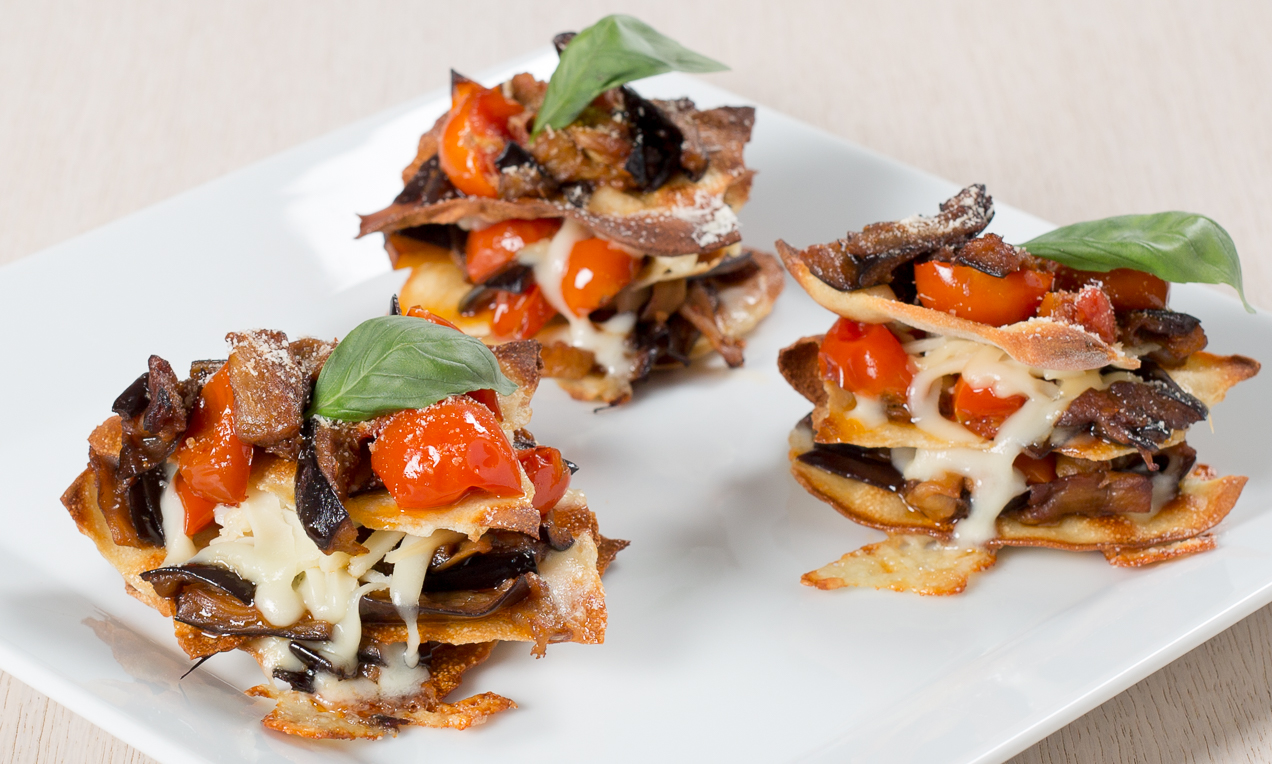 Antipasto di pane carasau con melanzane e scamorza