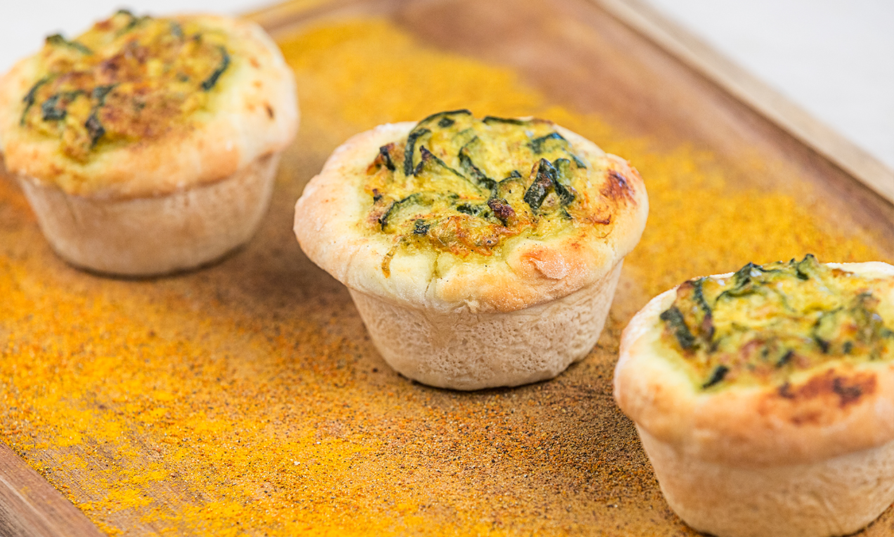 Tortini morbidi alle zucchine speziate e fiori