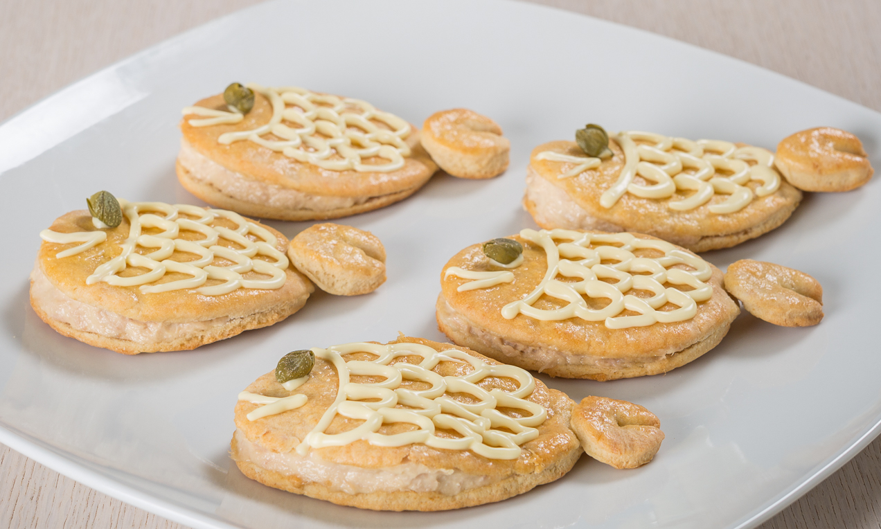 Biscotti salati con tonno