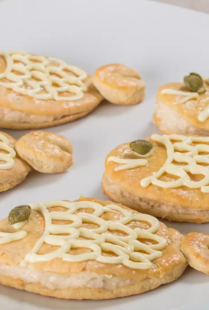 biscotti salati con tonno.jpg