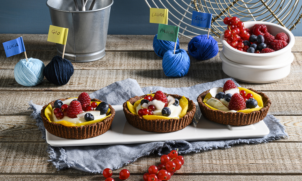 Tartellette con crema e frutta