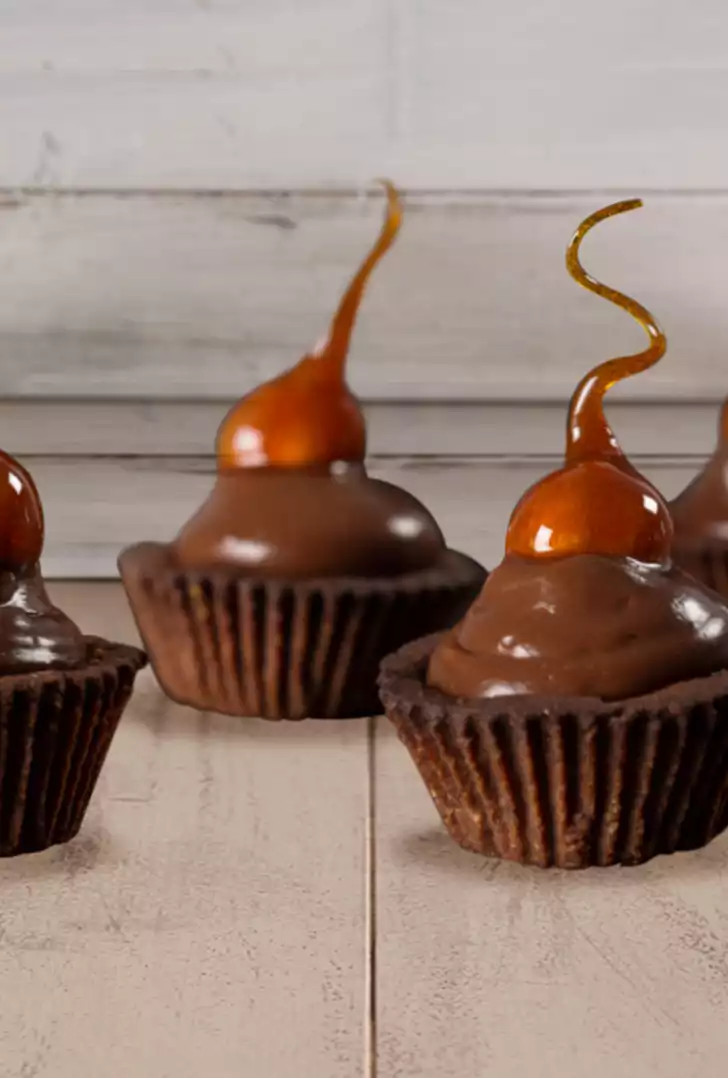 Pasticcini con crema all'acqua e cioccolato