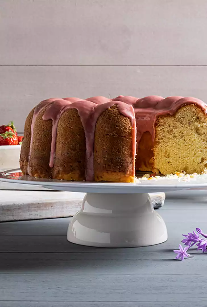 Ciambella con glassa alle fragole