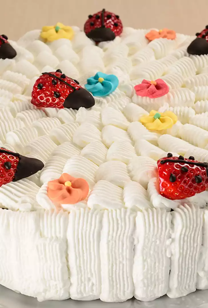 Torta coccinelle con mascarpone e fragole.jpg