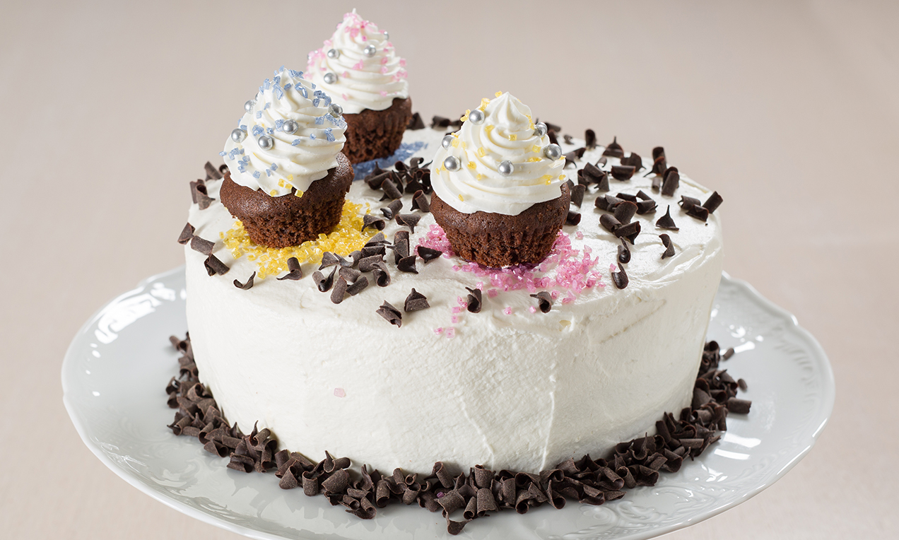 Torta con cupcake e decorazioni glitter