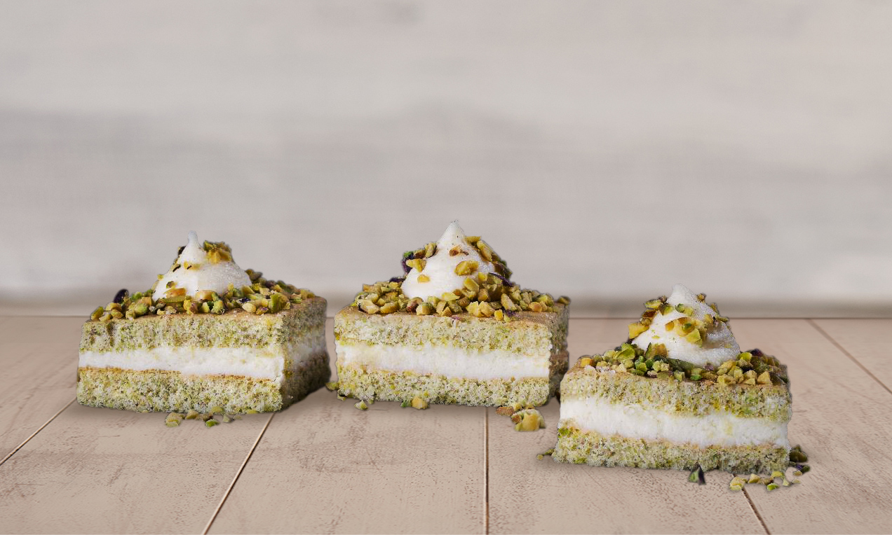 Trancetti di Pan di Spagna al pistacchio