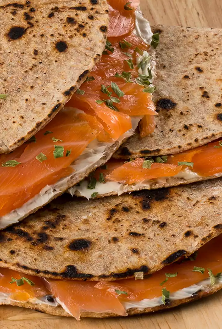 Piadina integrale con salmone.jpg