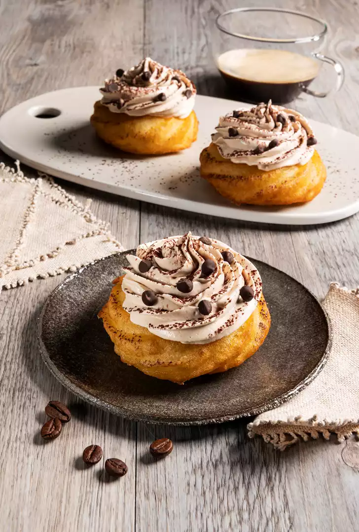 Zeppole di San Giuseppe al caffè