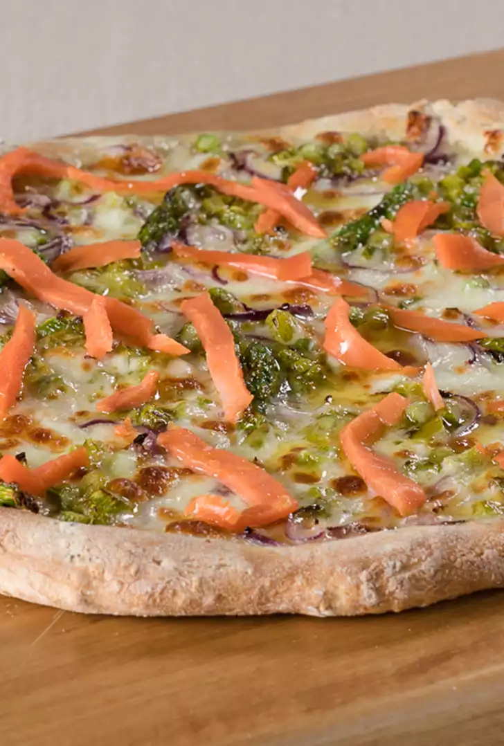 pizza cereali salmone asparagi a misura.jpg