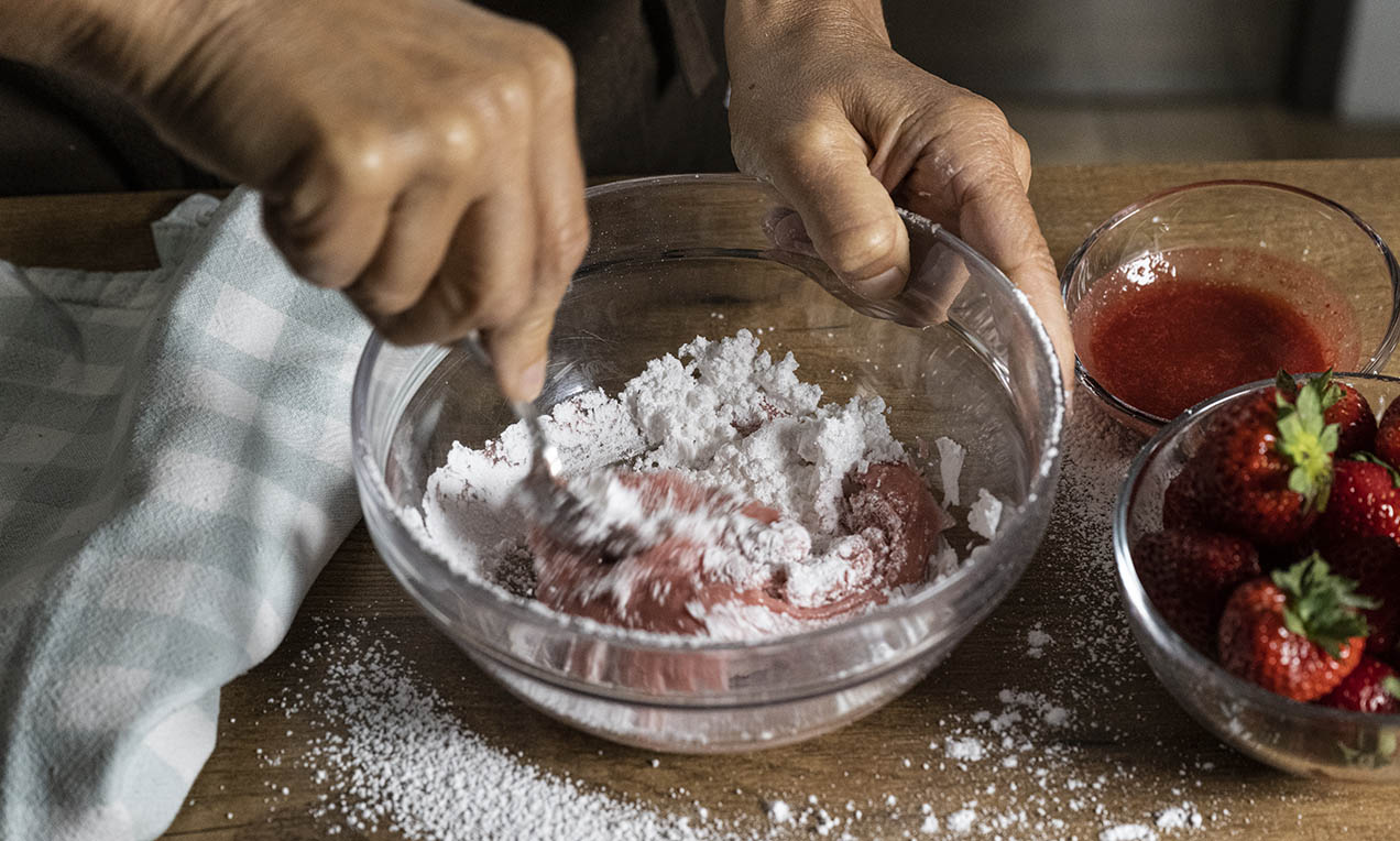 Step_ciambella con glassa alle fragole (14)