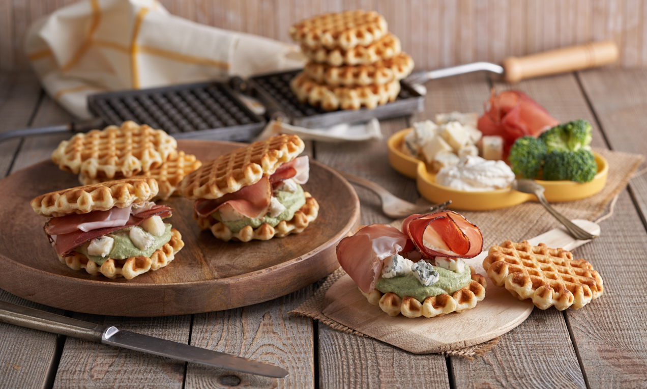 Waffle salati crema di broccoli e ricotta