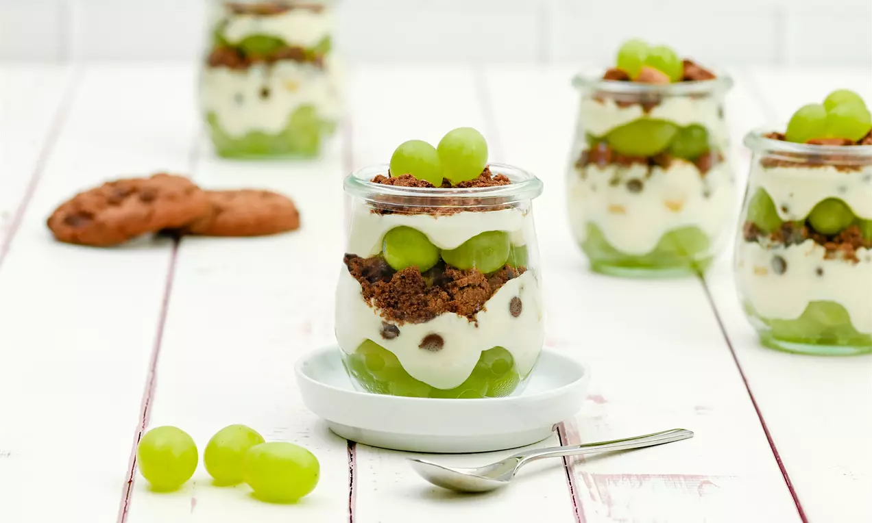 Dieses leckere Trauben Cookie Dessert ist schnell und einfach zubereitet - Bestes Trauben Cookie Nachtisch Rezept.