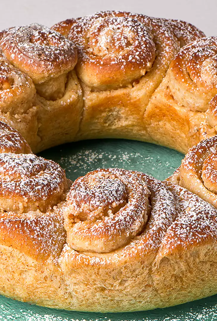 Ciambella integrale con nocciole tostate.jpg