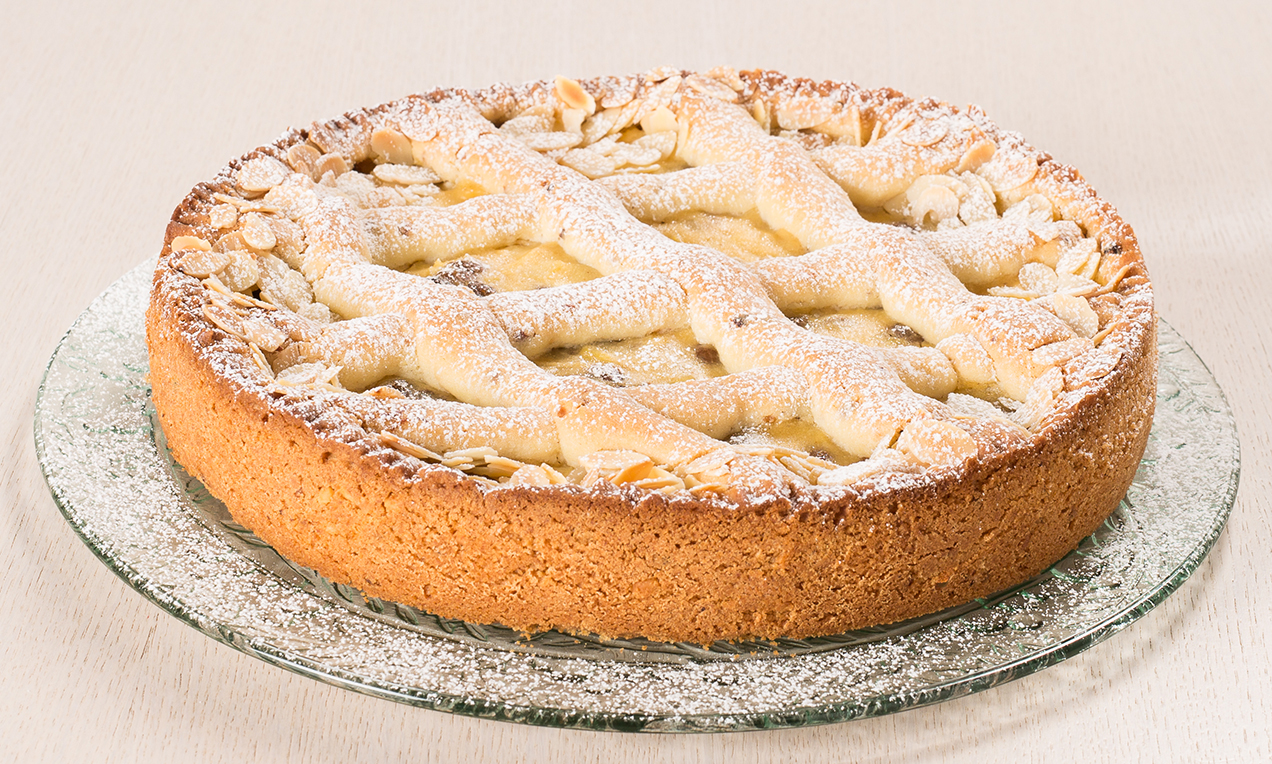 Crostata di mele, frutta secca e crema pasticcera