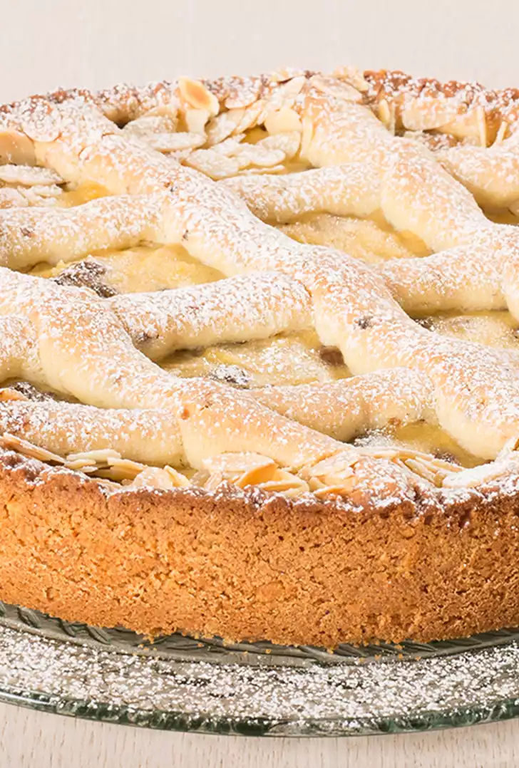 Crostata mele, frutta secca, crema.jpg