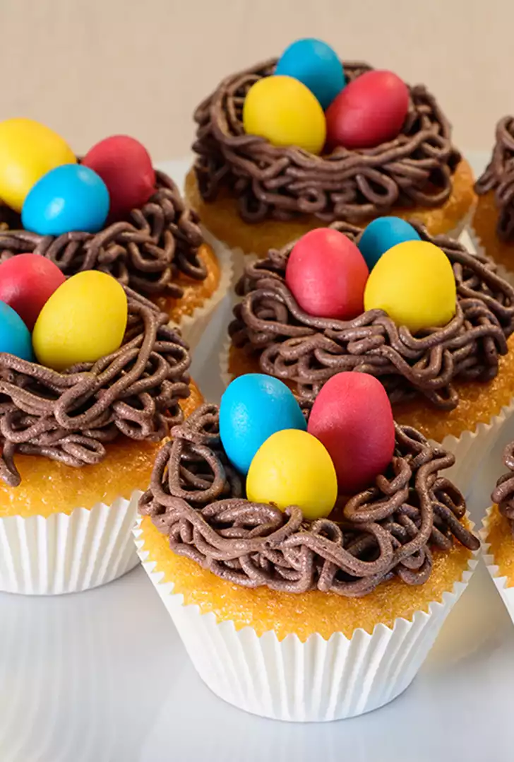 Cupcake pasquali ai lamponi.jpg