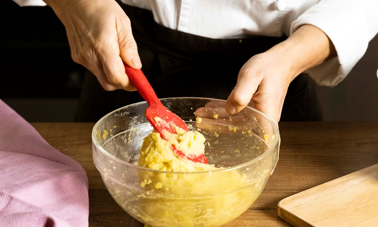 Step_pasta choux aggiunta uova (2)