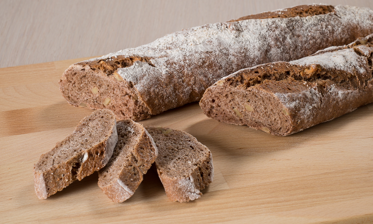 Baguette integrale al cacao e noci