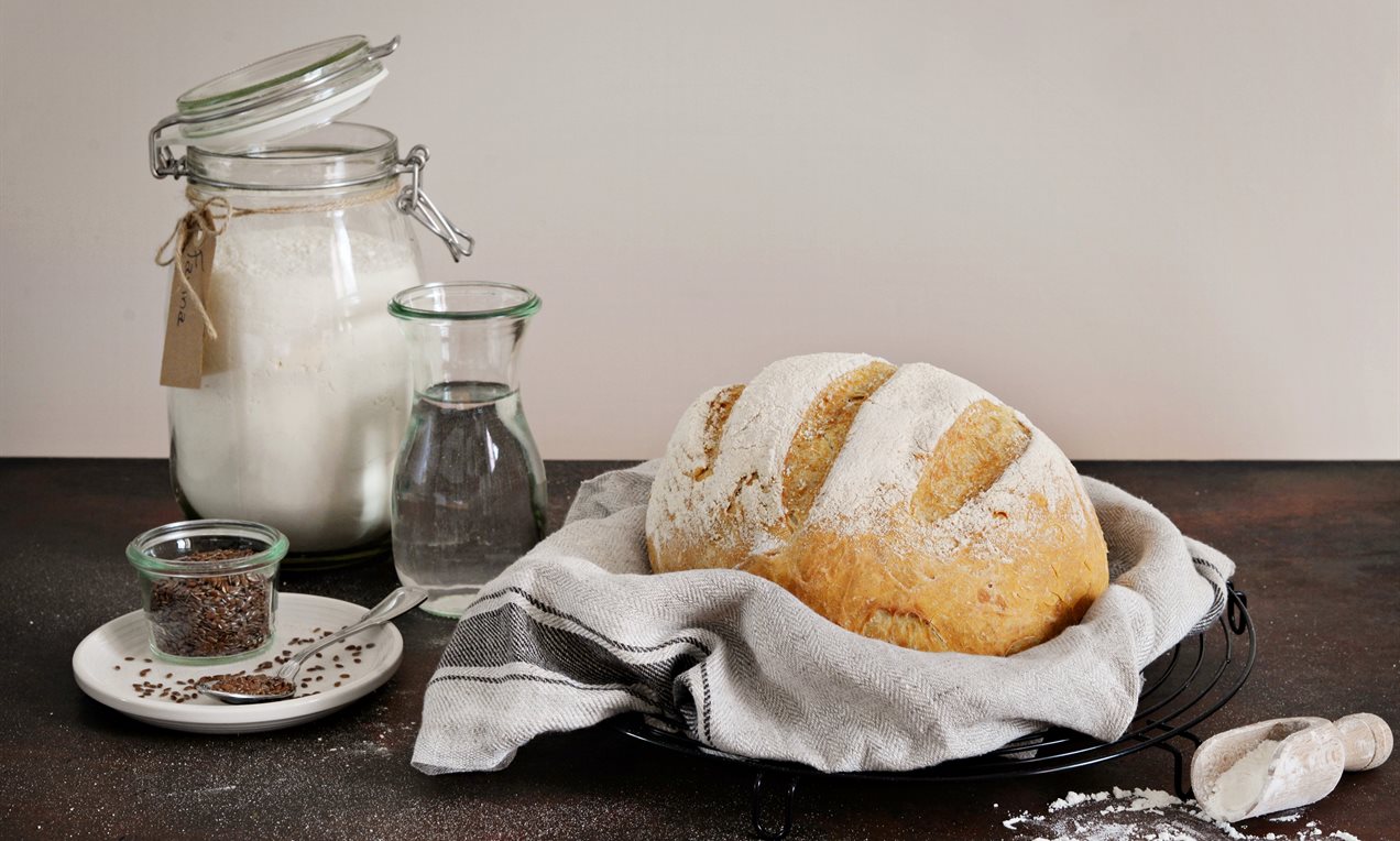 Pane fatto in casa ai semi di lino