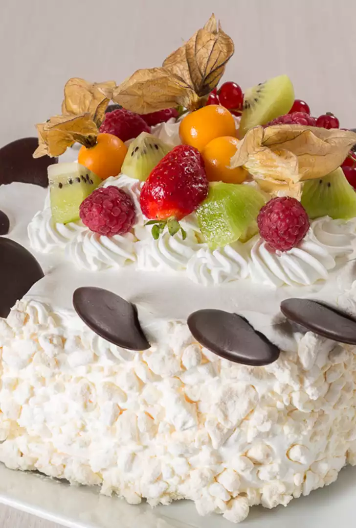 torta meringata con frutta fresca ricettario.jpg