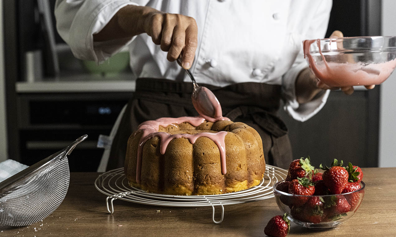 Step_ciambella con glassa alle fragole (16)