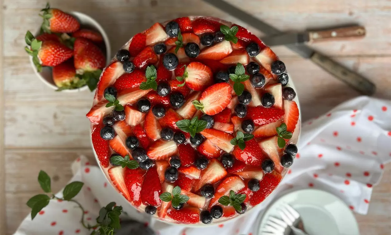 Tvarohová torta s ovocím