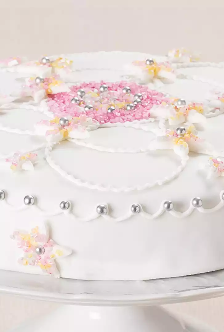 Torta madeira con marronata e pasta di zucchero.jpg