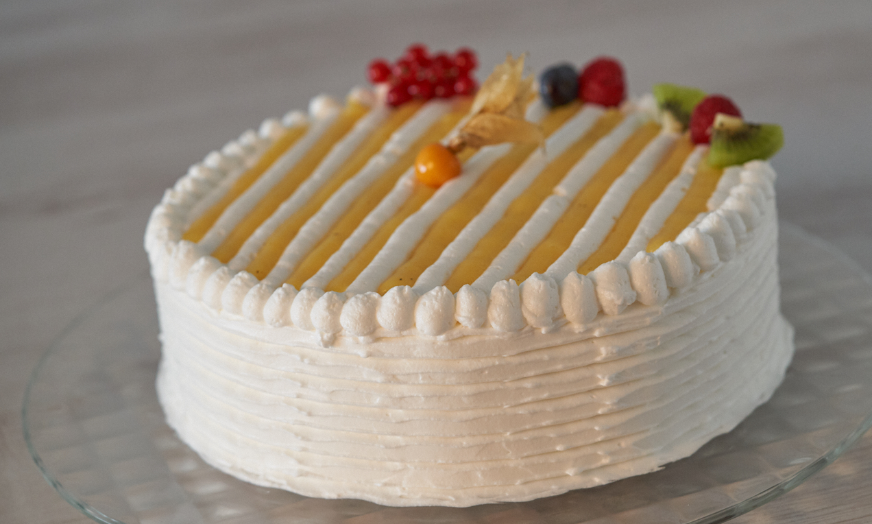 Pan di Spagna farcito