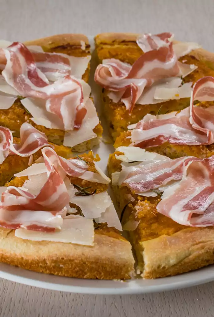 pizza zucca e pancetta a misura.jpg