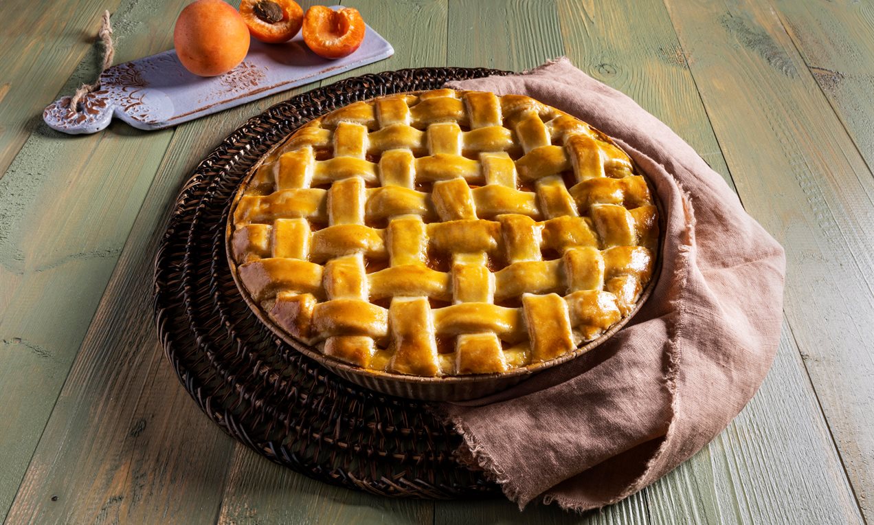 Apricot pie in friggitrice