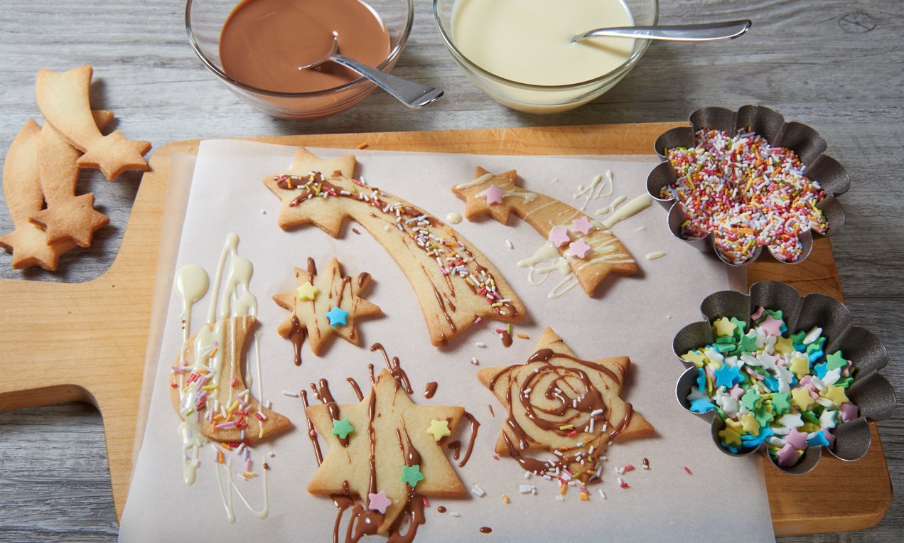 Kuvertuere Plätzchen besprenkeln.jpg