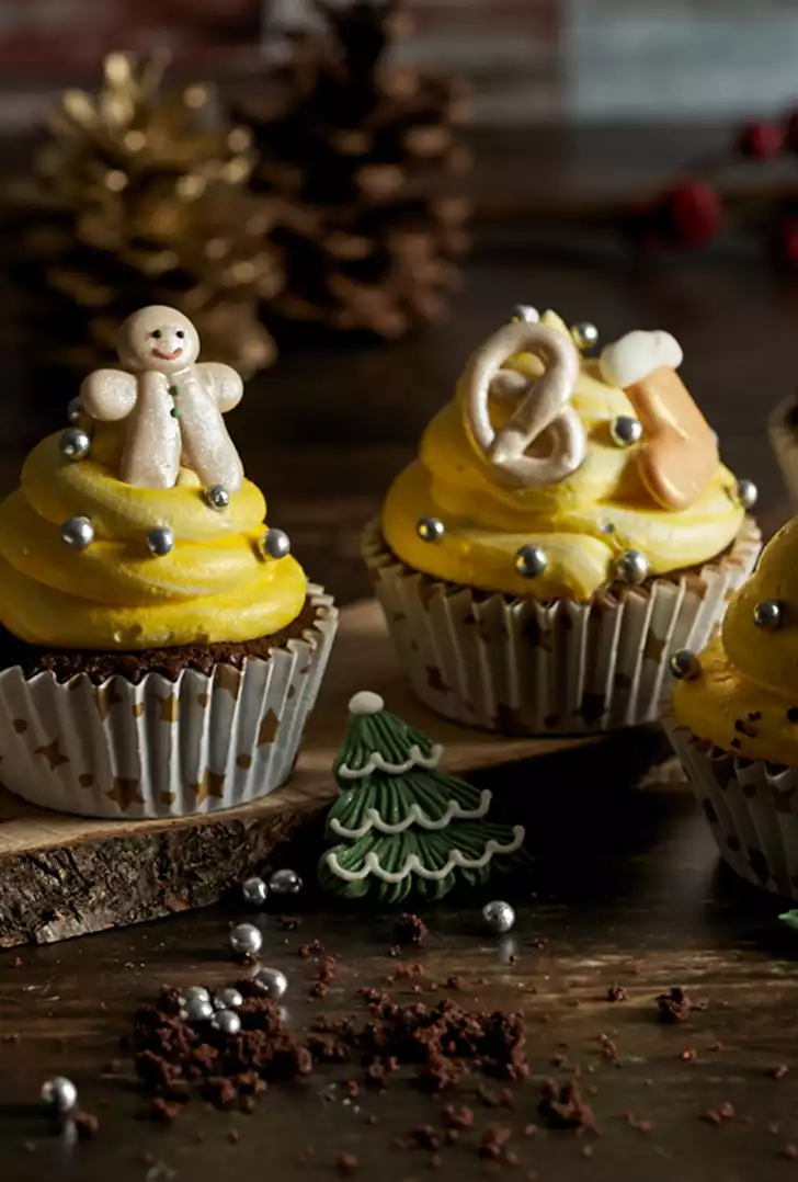 CUPCAKES DI NATALE A MISURA.jpg