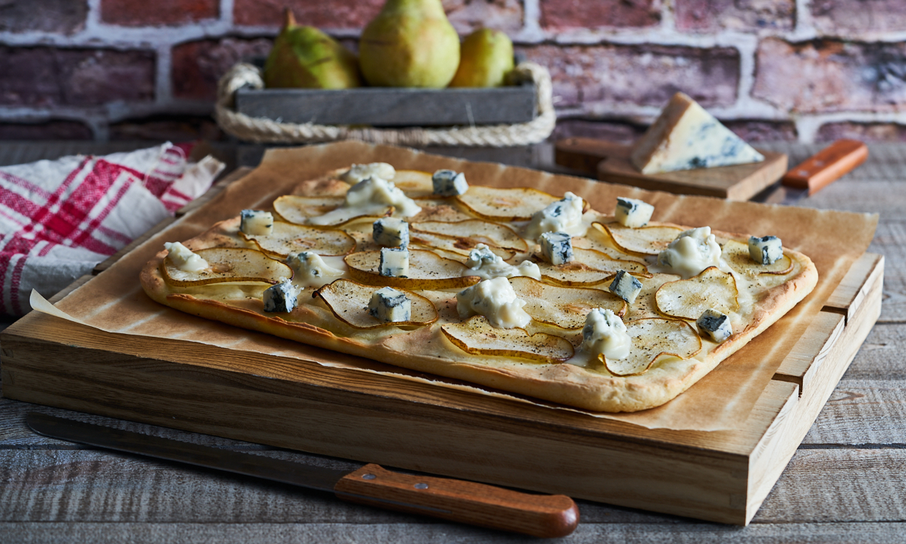 Pizza gorgonzola e pere senza glutine
