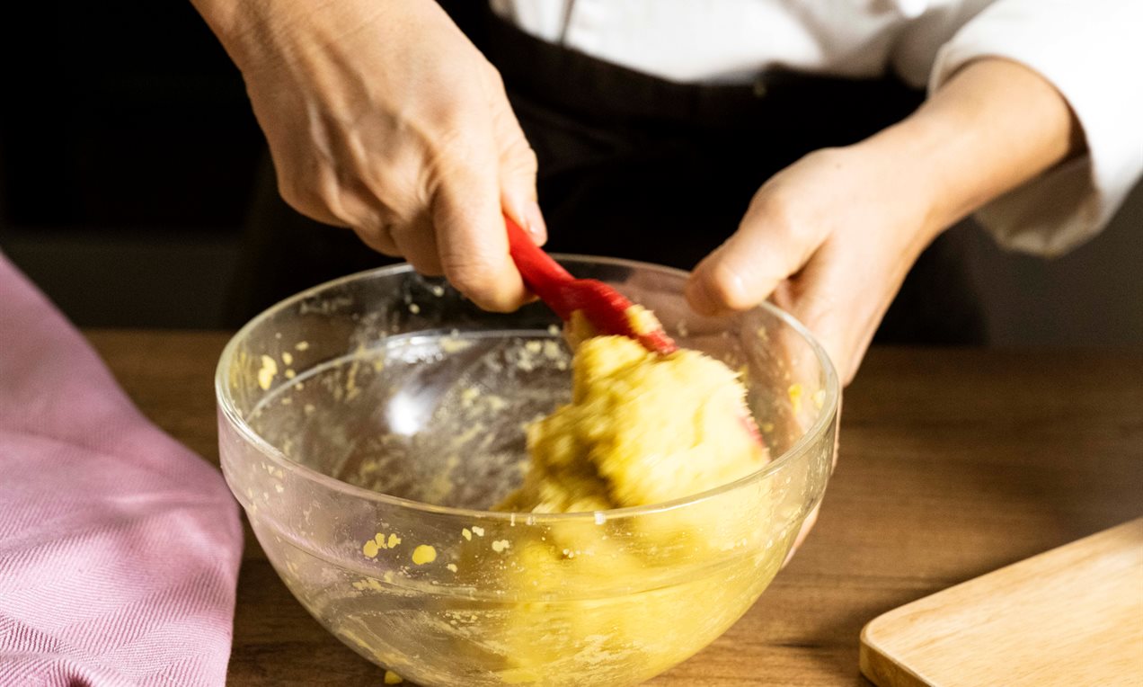 Step_pasta choux aggiunta uova (1)