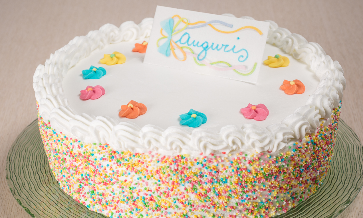 Torta di compleanno con crema al cioccolato