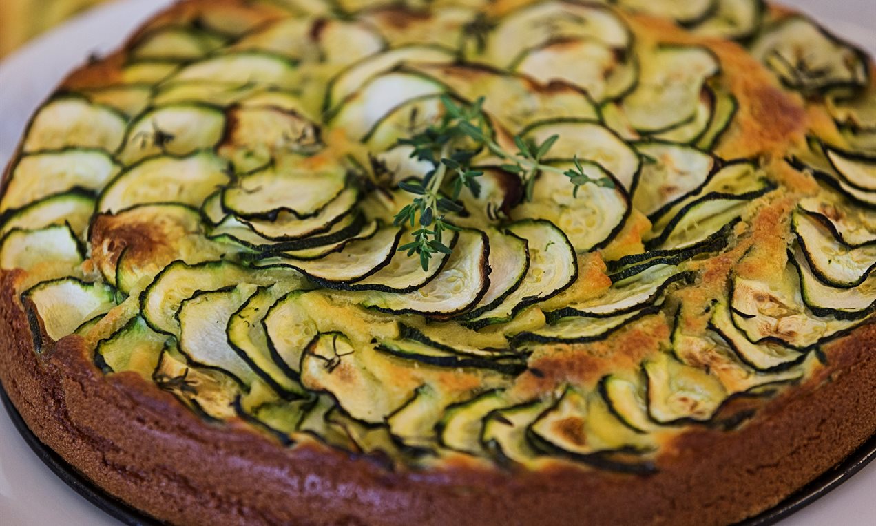 Cake salato alle zucchine, pecorino e limone
