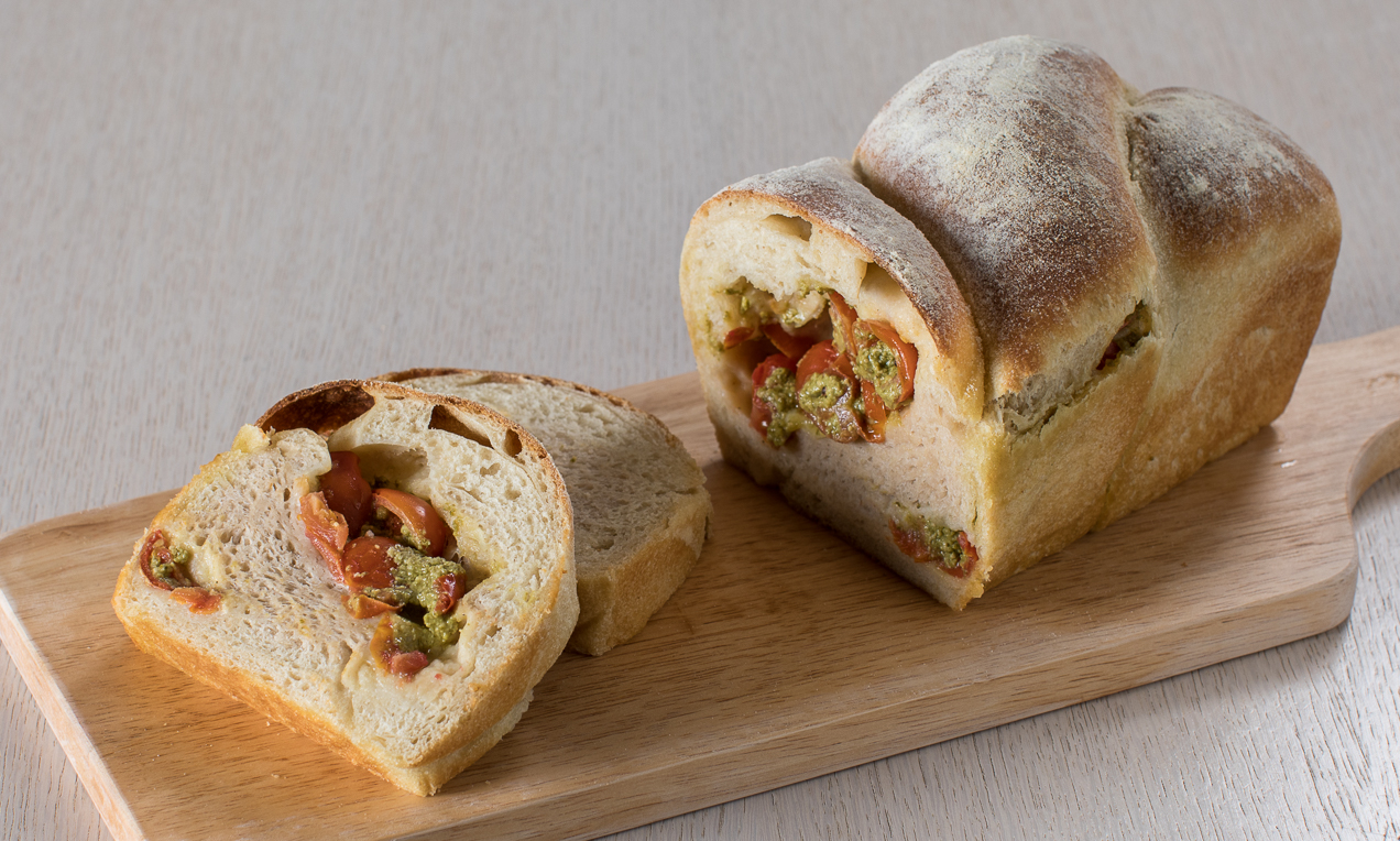 Pane pomodorini e pesto