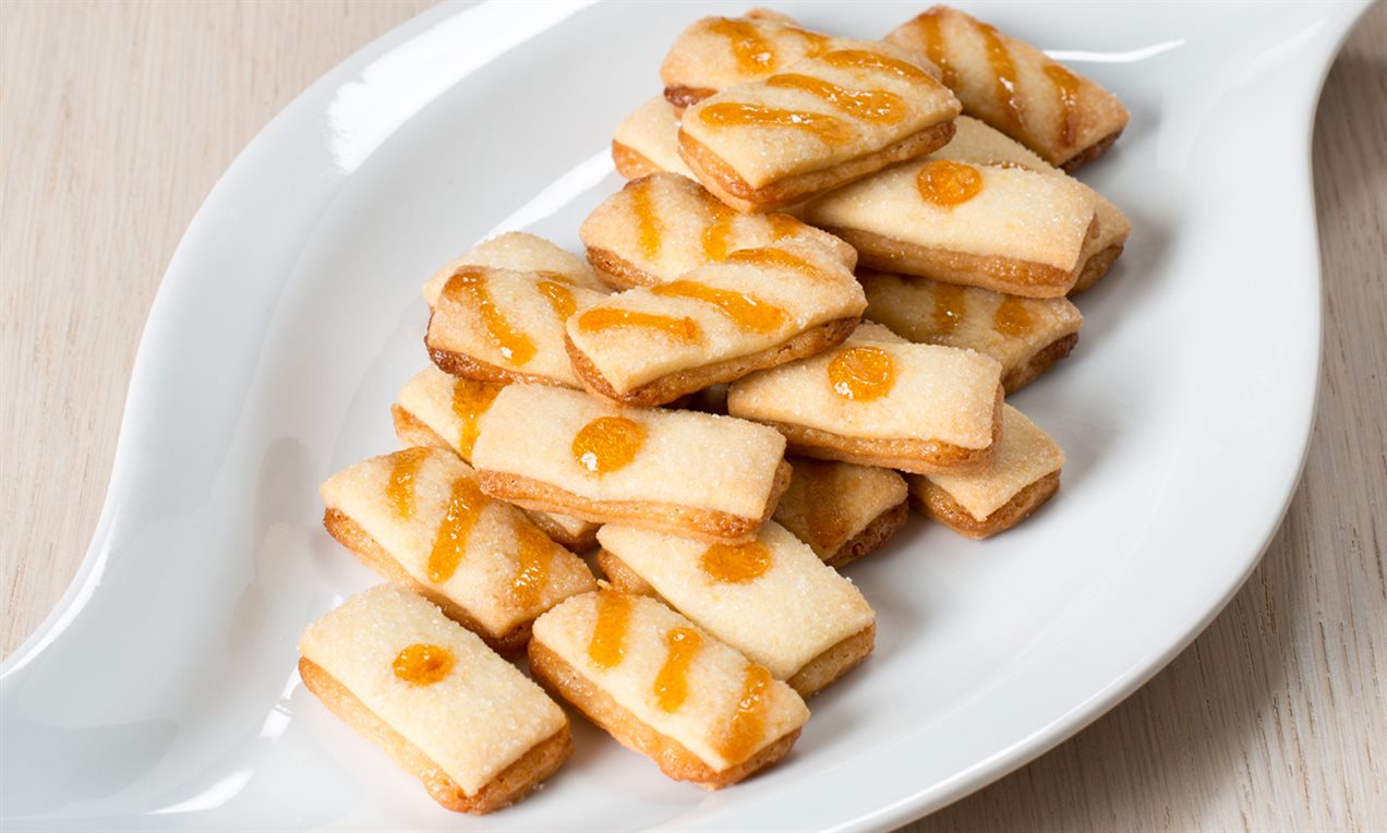 Dolcetti di marzapane e confettura di albicocche