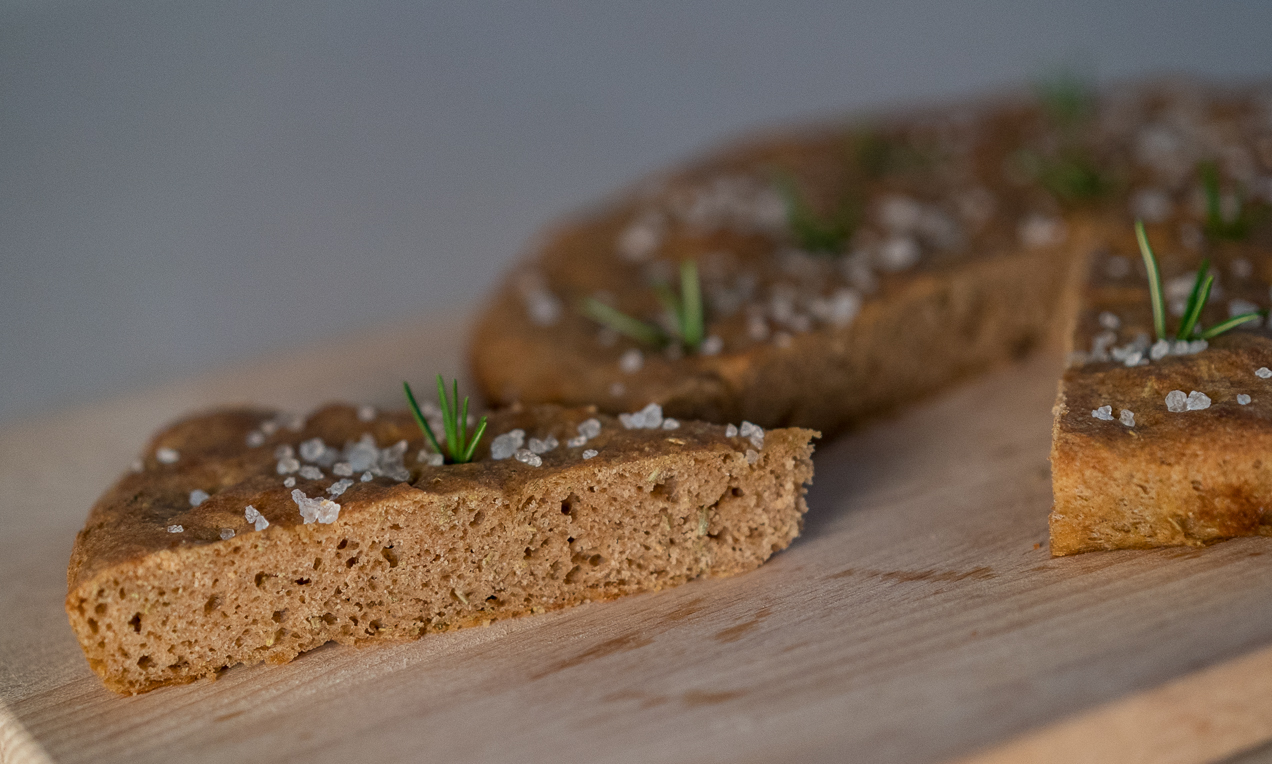Focaccia integrale con rosmarino
