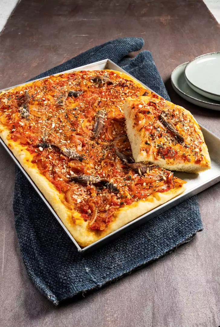 Sfincione palermitano