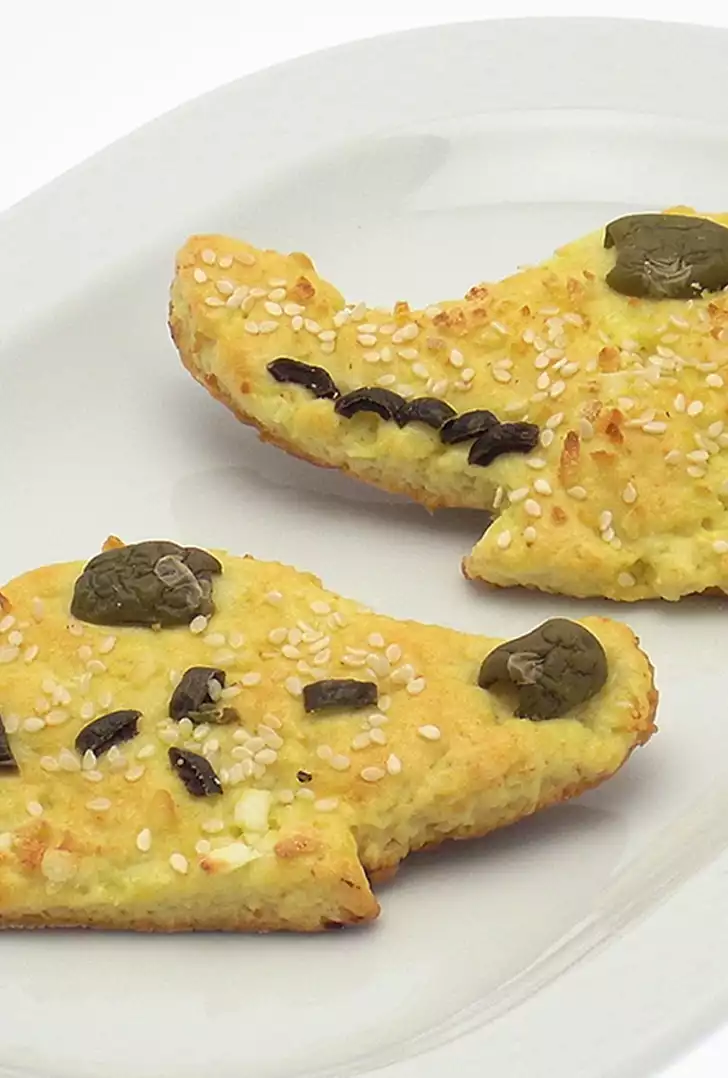 Biscotti-salati-di-ricotta-e-olive_DBricette.jpg